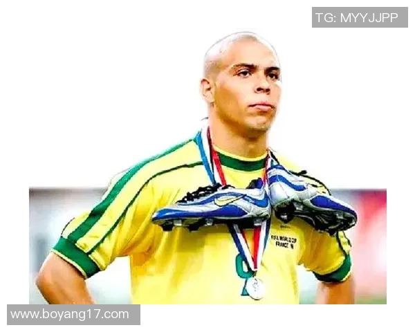 足球场上的30号球星风采展现 从传奇到新星的精彩故事 足球场上的30号球星风采展现 从传奇到新星的精彩故事